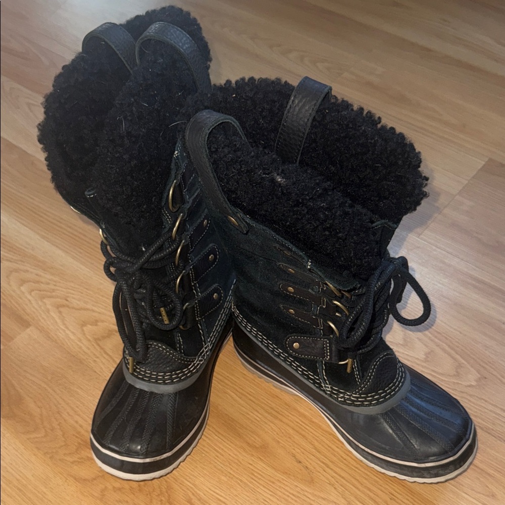 Sorel Black Weatherproof Boots Size 6 Sherling